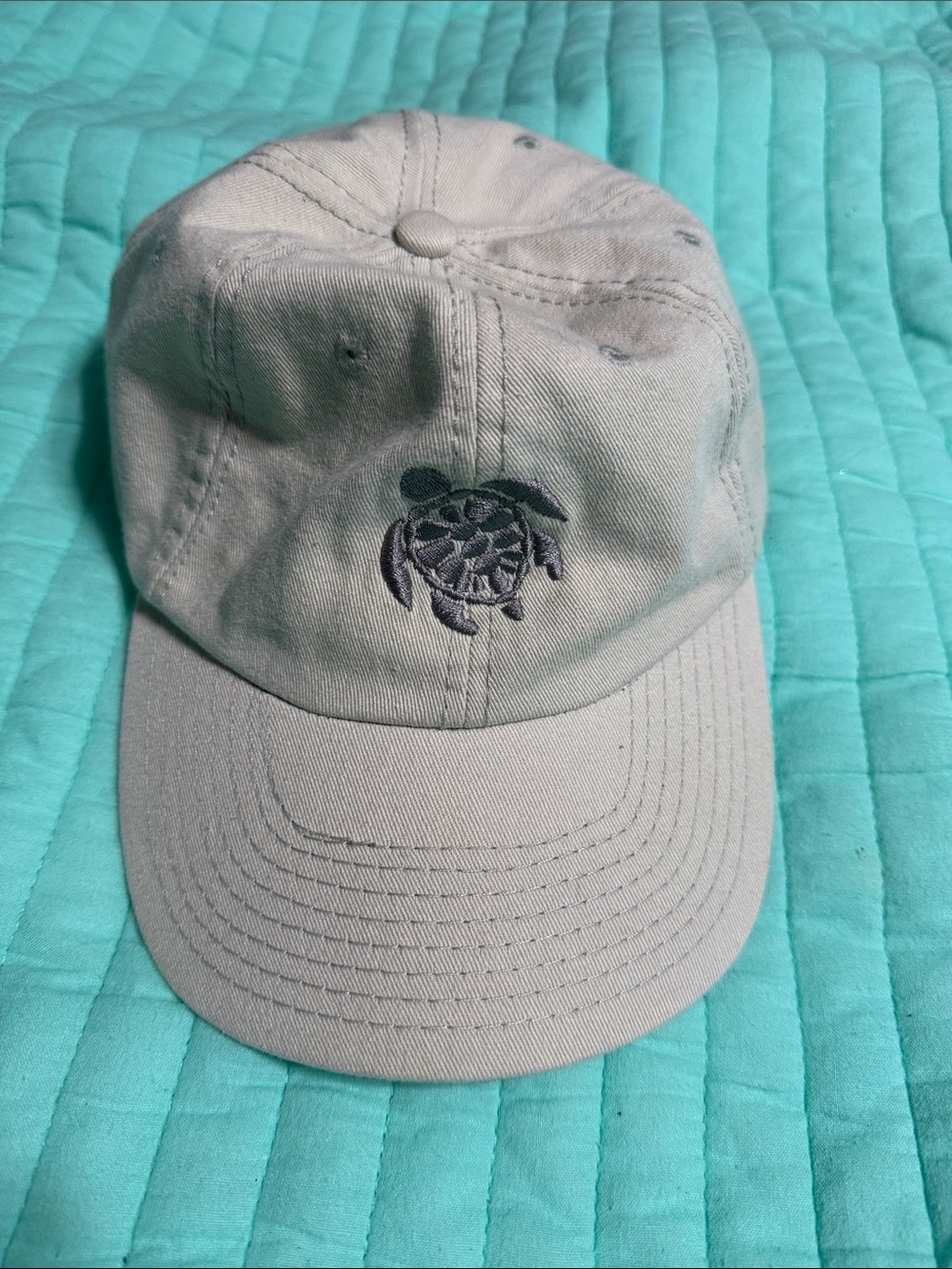 Sea Turtle Embroidered Hat - Light Gray